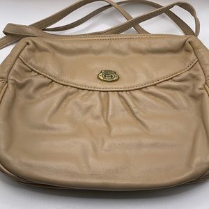 Small vintage Etienne Aigner purse tan